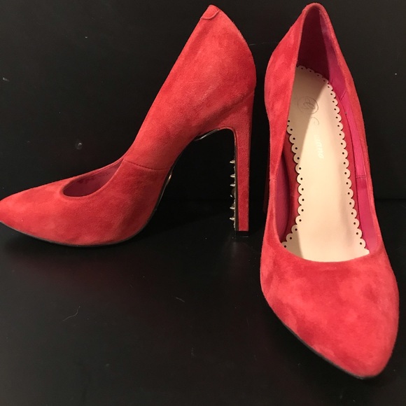 Graciana Red Heels Size 6 - Picture 3 of 7